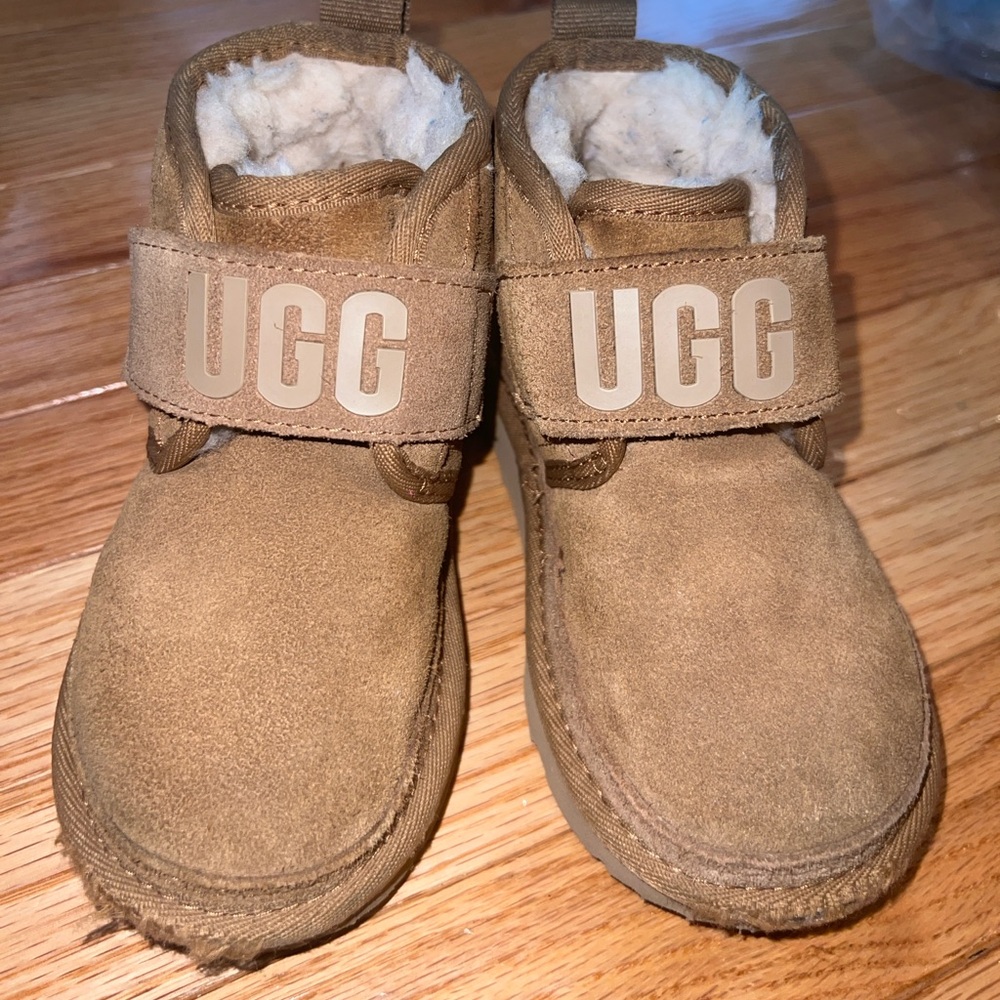 Chestnut Ugg Neumel graphic boots size 10T